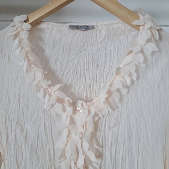 Miss Tee | Peach pink petal details button up women's blouse - Picture 5 of 12